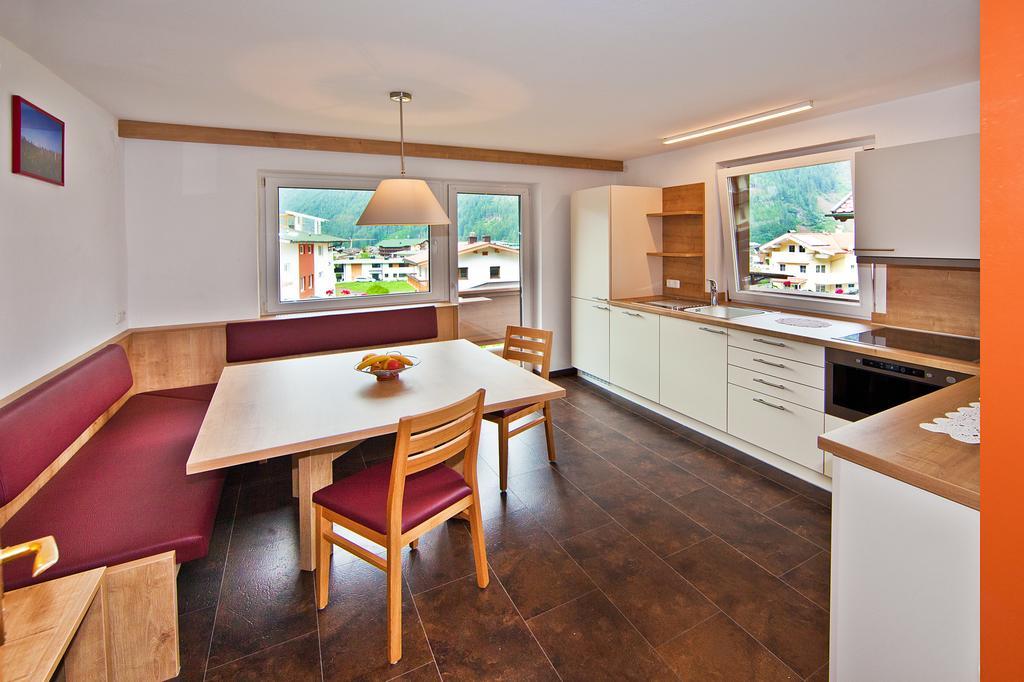 Haus St. Christoph Mayrhofen Buitenkant foto